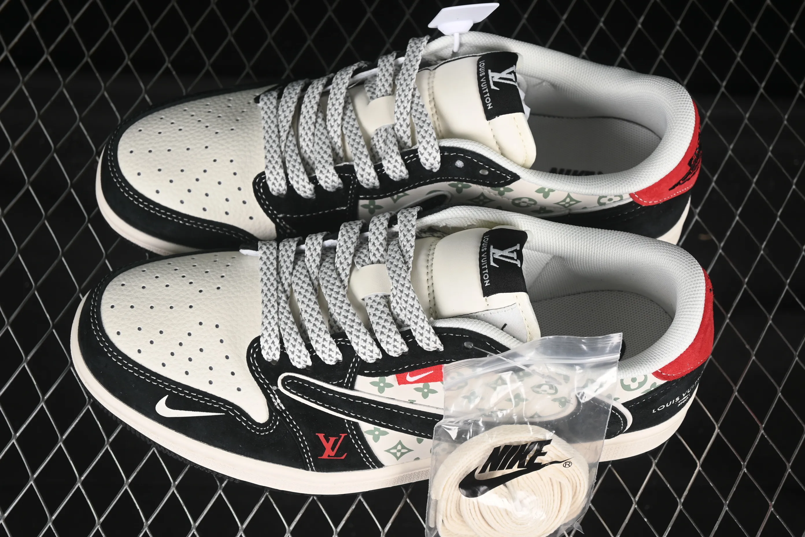 All categories Air Jordan Jordan series basketball shoes Air Jordan 1 Low high-end customized low-top sneakers Travis Scott x Fragment Design x Air Jordan 1 Low OG SP AJ1 LV joint black and red tail low-top cultural casual sneakers YX5066-333
